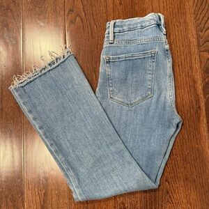 🌟 Frame Denim Frayed Hem Le Crop Mini Boot Jeans